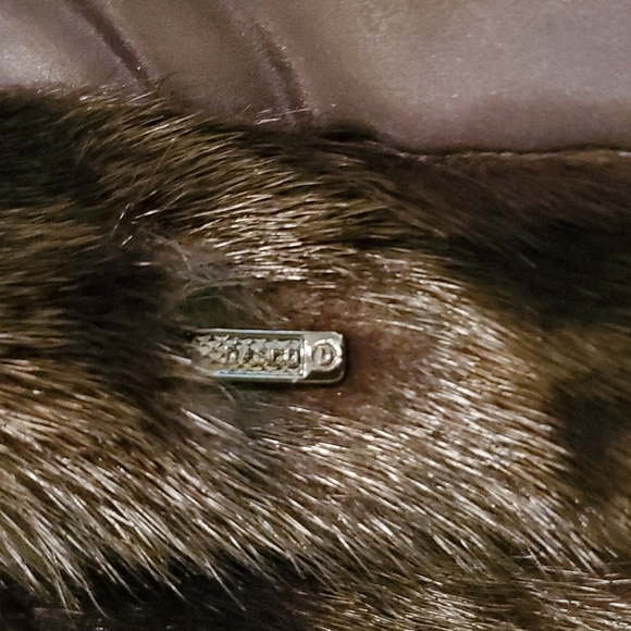 FULL LENGTH BLACK MINK COAT, size small, perfect condition, USA ranch dark mink - Picture 5 of 12